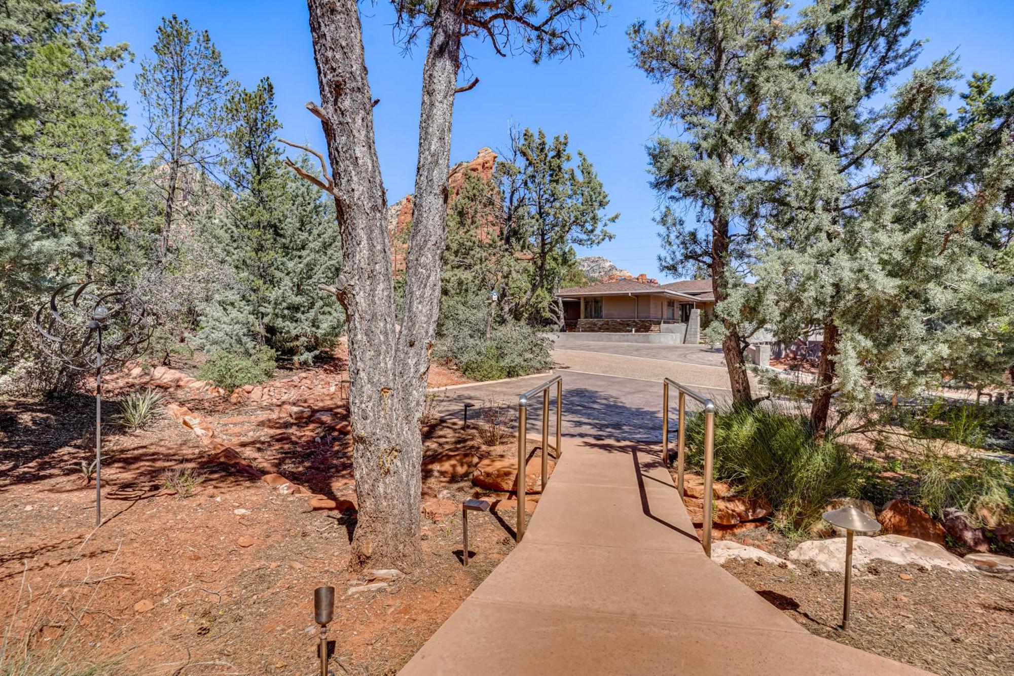 Sedona Couples Retreat With Patio Walk To Trails! Apartman Kültér fotó