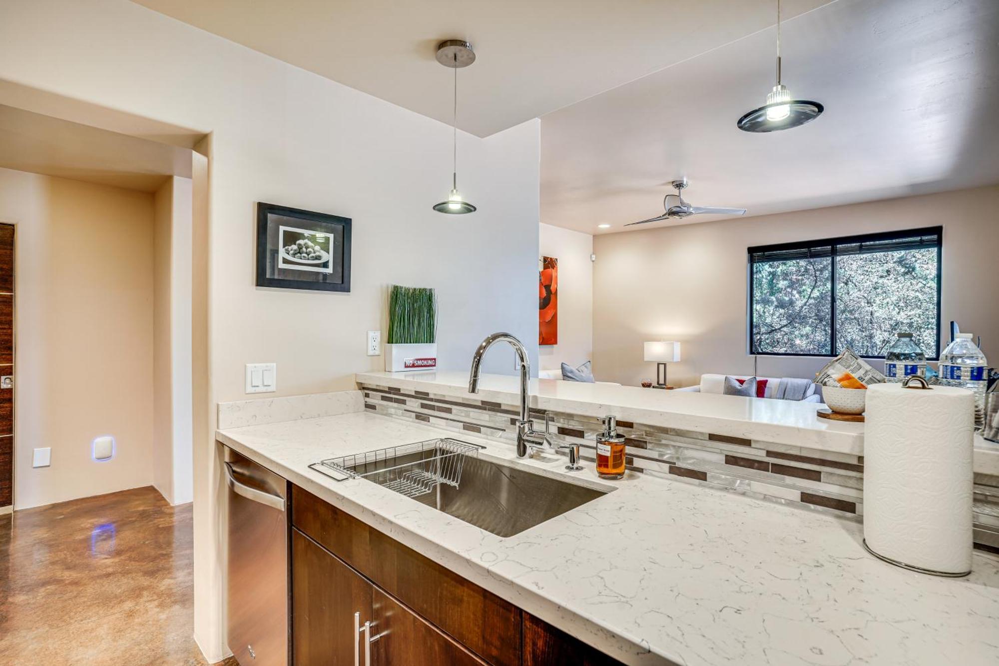 Sedona Couples Retreat With Patio Walk To Trails! Apartman Kültér fotó