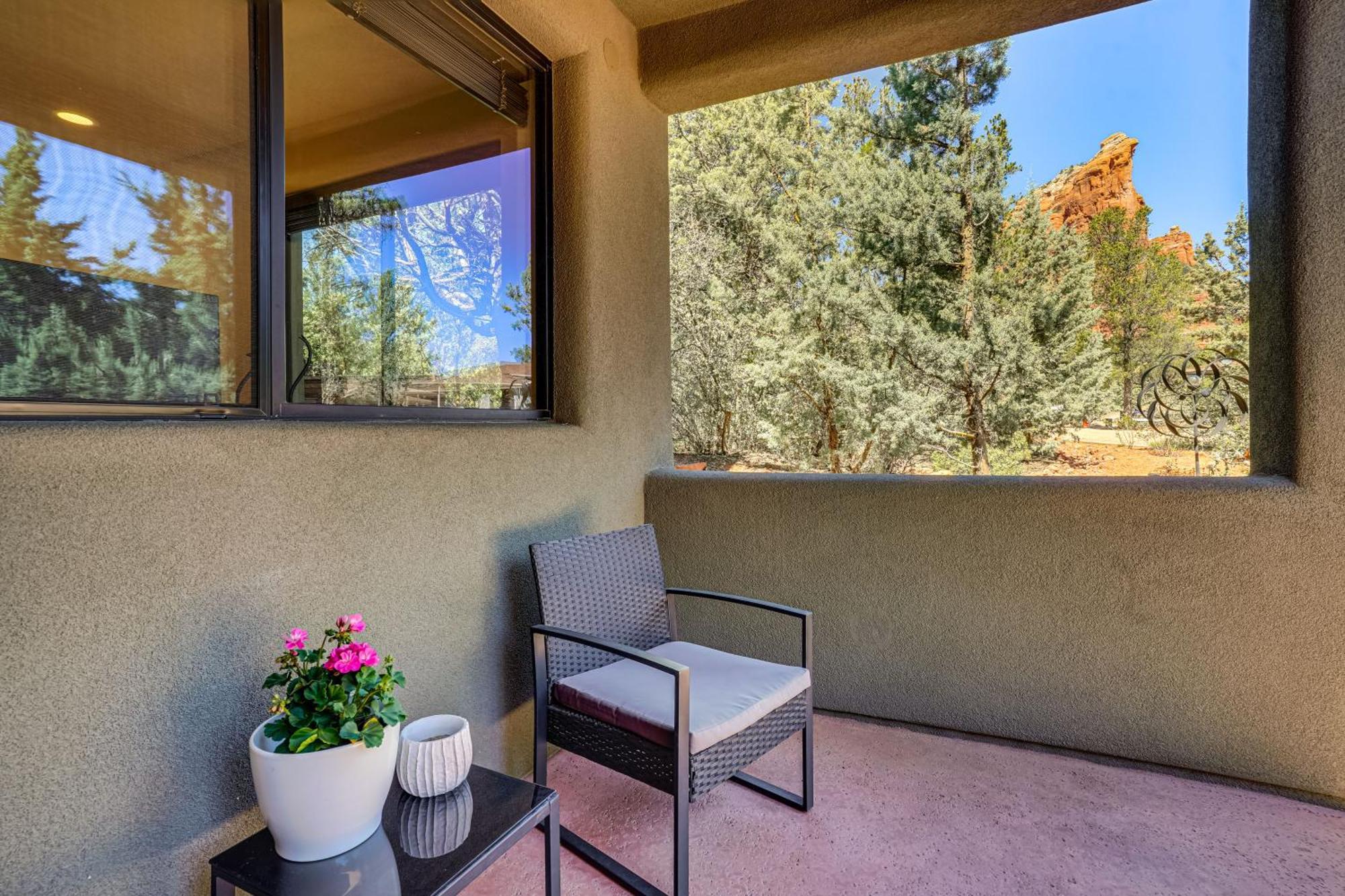 Sedona Couples Retreat With Patio Walk To Trails! Apartman Kültér fotó